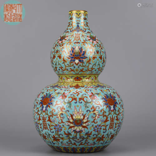 A Famille Rose Double Gourds Vase Qing Dynasty