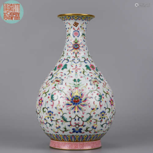 A Famille Rose Bottle Vase Yuhuchunping Qing Dynasty