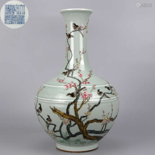 A Famille Rose Decorative Vase Qing Dynasty