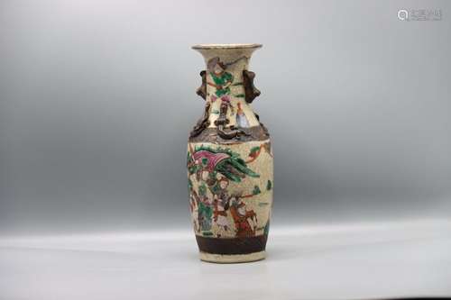 ASIE (Chine) : Vase Nankin à décor polychrome de guerriers d...