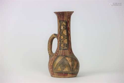 Travail du XXe siècle. Vase kabyle en terre cuite polychrome...