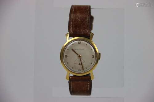 Montre JAEGER-LECOULTRE en or. Poids brut : 29.5g.