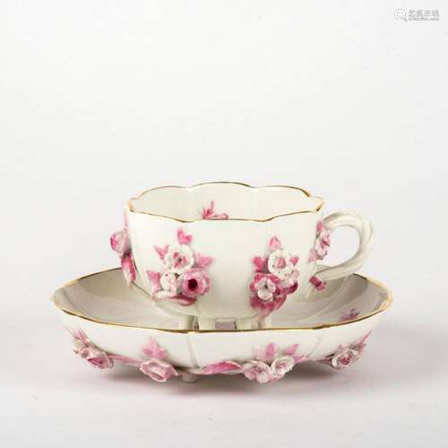 Tasse mit UT, Meissen 19. Jh.