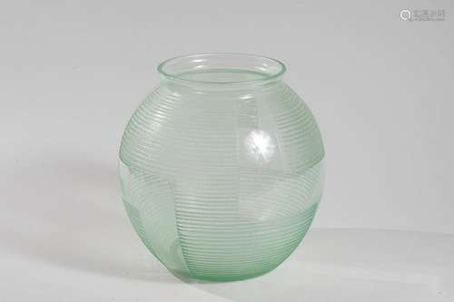 DAUM, NancyImportant vase boule en verre, gravé à l'acide de...