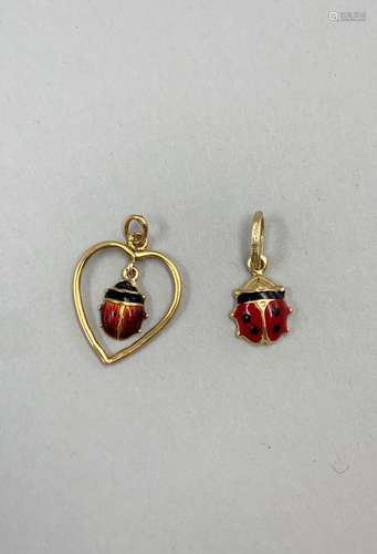 Lot de deux pendentifs breloques coccinelles en or jaune 18k...