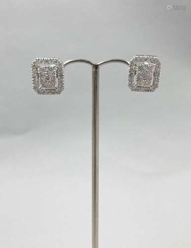 Paire de puces d'oreilles en or gris 18k de forme rectangula...