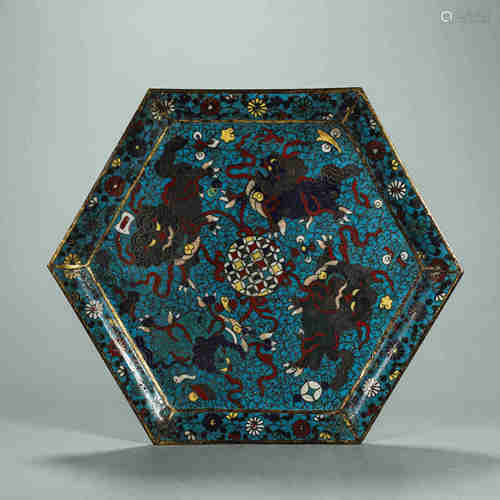 A lion patterned cloisonne hexagonal plate