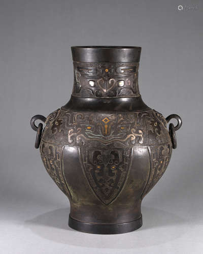 A taotie patterned bronze vase