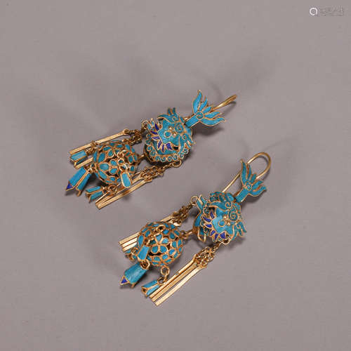 A pair of gilding silver tian-tsui flower earrings