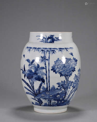 A blue and white bird and flower porcelain jar