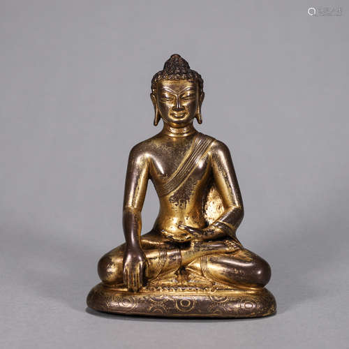 A gilding copper Sakyamuni buddha statue