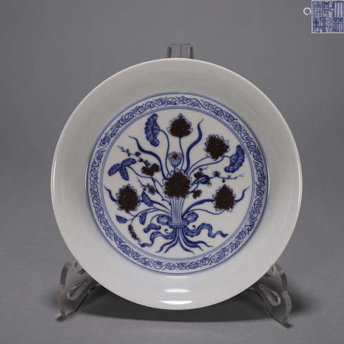 A blue and white underglaze red flower porcelain plate