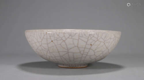 A Ge kiln porcelain bowl