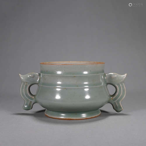 A Longquan kiln porcelain double-eared censer