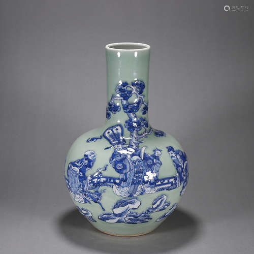 A celadon glazed blue and white figure porcelain tianqiuping