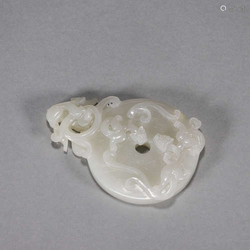 A jade dragon pendant