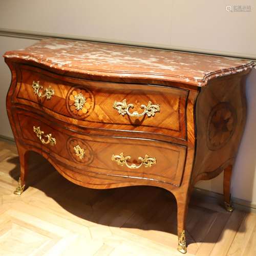 TRÈS BELLE COMMODE ITALIENNE MARQUETÉE GALBÉE TROIS FACES RÉ...