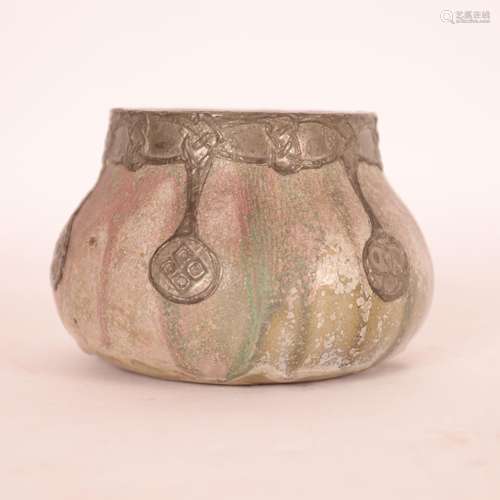 PETIT POT ART DÉCO de Charles GREBER (1853-1935)<br />
Céram...