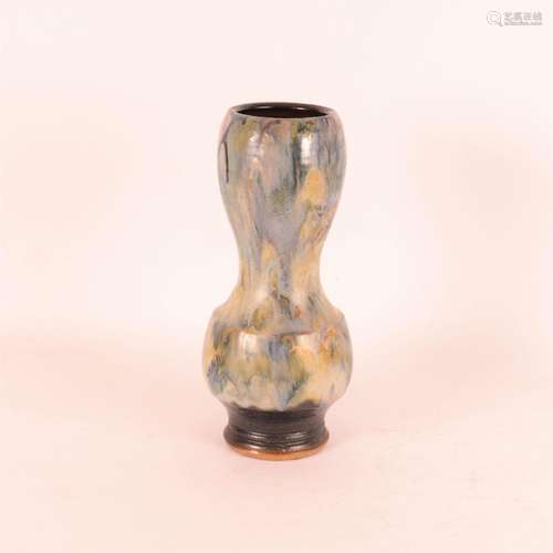 VASE BALUSTRE de Roger GUÉRIN (1896-1954)<br />
Grès au déco...