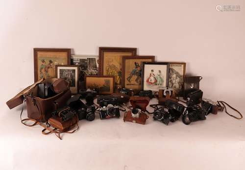 FORT LOT SUR LE THÊME DE LA PHOTOGRAPHIE COMPRENANT <br />
-...