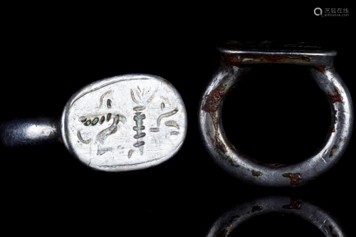 PHOENICIAN SILVER SIGNET RING WITH SPHINX