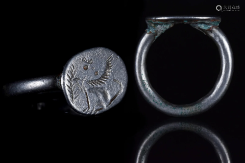 PHOENICIAN SILVER SIGNET RING WITH SPHINX