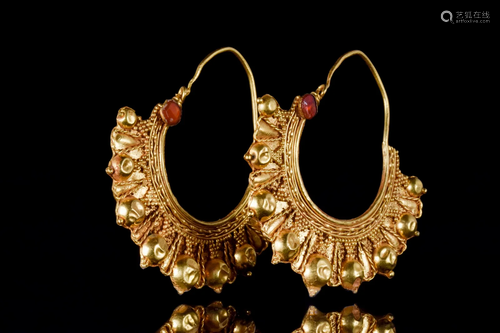 GREEK HELLENISTIC GOLD PAIR OF EARRINGS