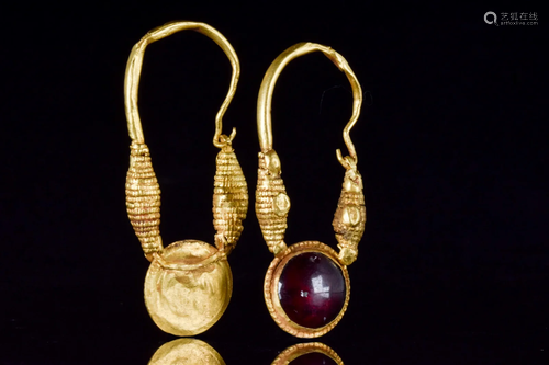 GREEK HELLENISTIC GOLD PAIR OF EARRINGS WITH GARNETS