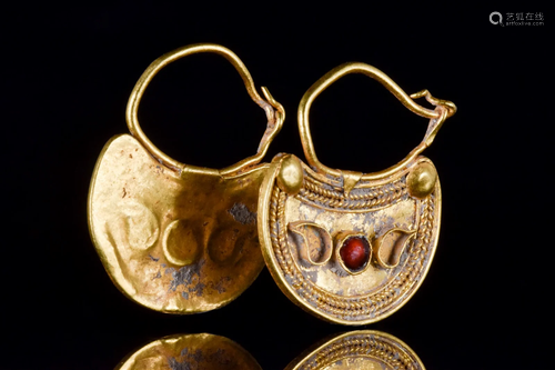 GREEK HELLENISTIC GOLD PAIR OF EARRINGS