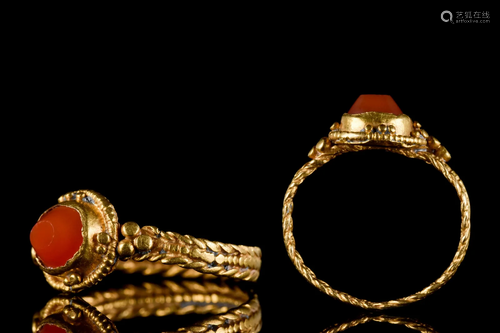 ROMAN GOLD AND CARNELIAN RING