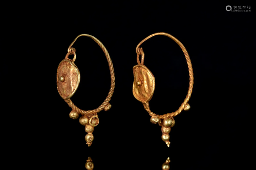 ROMAN GOLD PAIR OF FILIGREE EARRINGS