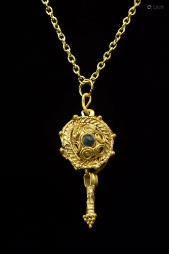 ROMAN GOLD FILIGREE PENDANT WITH EMERALD