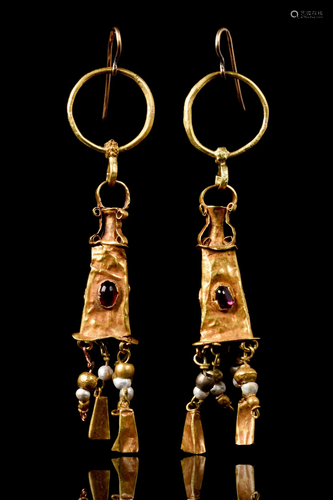 GREEK HELLENISTIC GOLD AND GARNET PENDANT EARRINGS