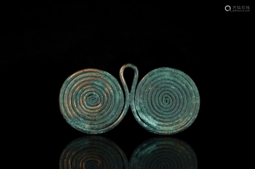 BRONZE AGE BRONZE SPECTACLE PENDANT