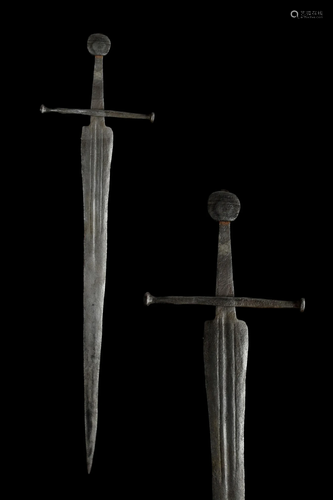 MEDIEVAL IRON SWORD