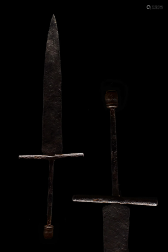 MEDIEVAL IRON DAGGER