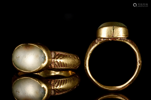 VIKING ERA GOLD RING WITH ROCK CRYSTAL