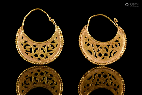 BYZANTINE GOLD PAIR OF EARRINGS