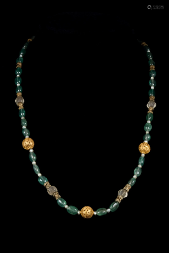 BYZANTINE GOLD, EMERALDS AND PEARLS BEADED NECKLACE