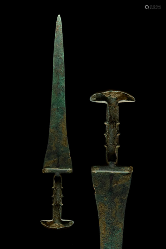 WESTERN ASIATIC BRONZE DAGGER