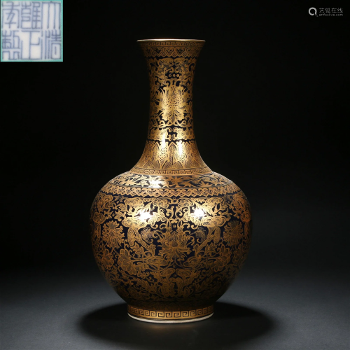 Qing Dynasty, Blue Glaze Gold-Traced Bottle