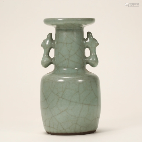 Qing Dynasty,Official Kiln Binaural Bottle