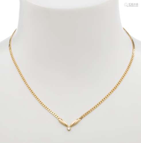 Necklace in 18kt yellow gold and diamond. Model with bearded...