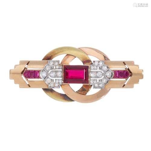 Chevalier" brooch in yellow and rose gold. Geometric de...