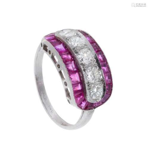 Ring in 18kt white gold with diamonds and rubies. Wide band ...