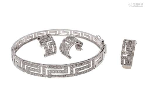 Set of earrings, bracelet and ring made of 18 Kt white gold,...