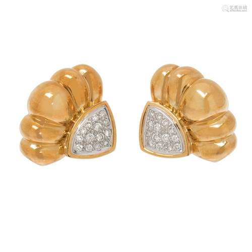 Pair of VASARI earrings in 18k yellow gold. Set with diamond...