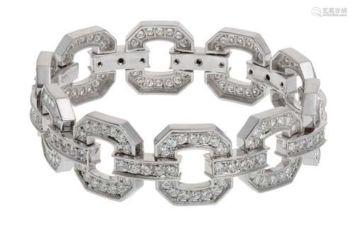 Bracelet in 18k white gold. Model with links lined with rail...