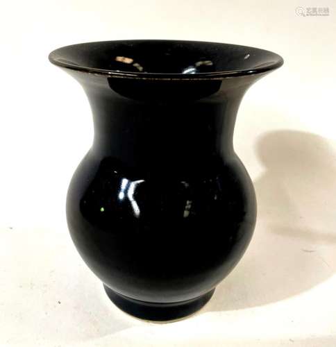 A Chinese Black Mirror Glaze Vase with Fluted Neck