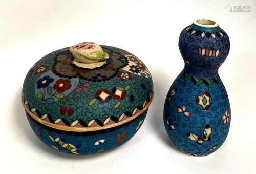 An Antique Japanese Taito Cloisonne Lidded Box with Fruit Fi...